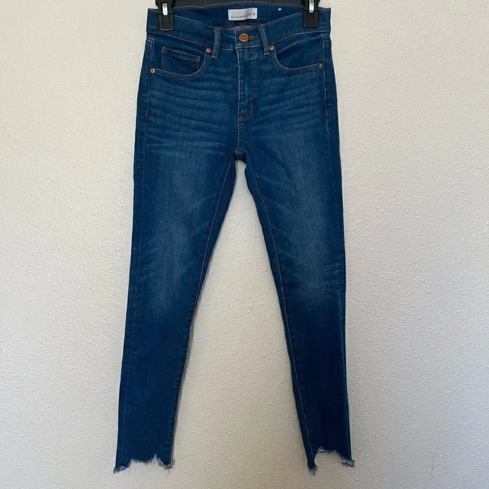 Loft Skinny Skinny Raw Hem Jeans size 0/28